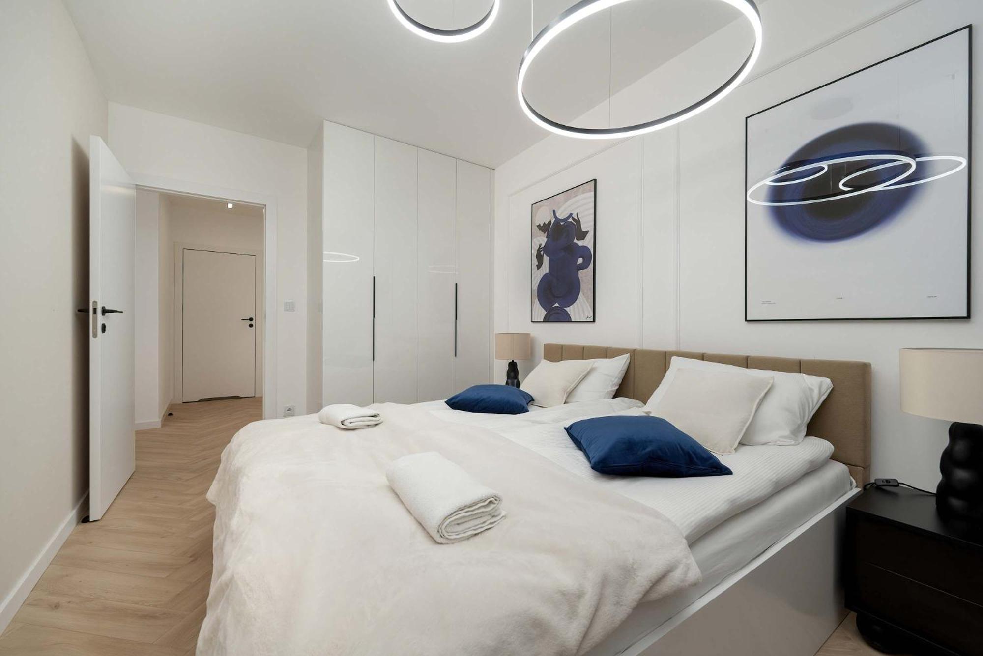 Near Centre Of With Ac And Parking By Renters Prestige Apartament *