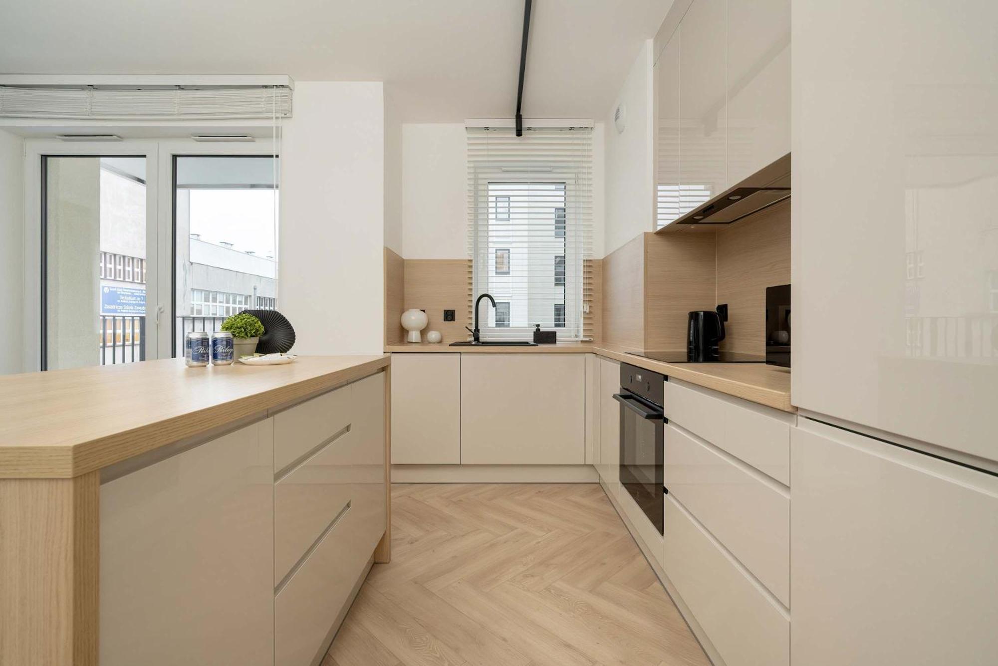 Near Centre Of With Ac And Parking By Renters Prestige * Wrocław